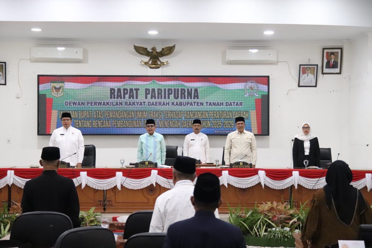 Bupati Tanah Datar Jawab Pandangan Umum Fraksi-Fraksi DPRD RPJMD Tahun 2025-2029