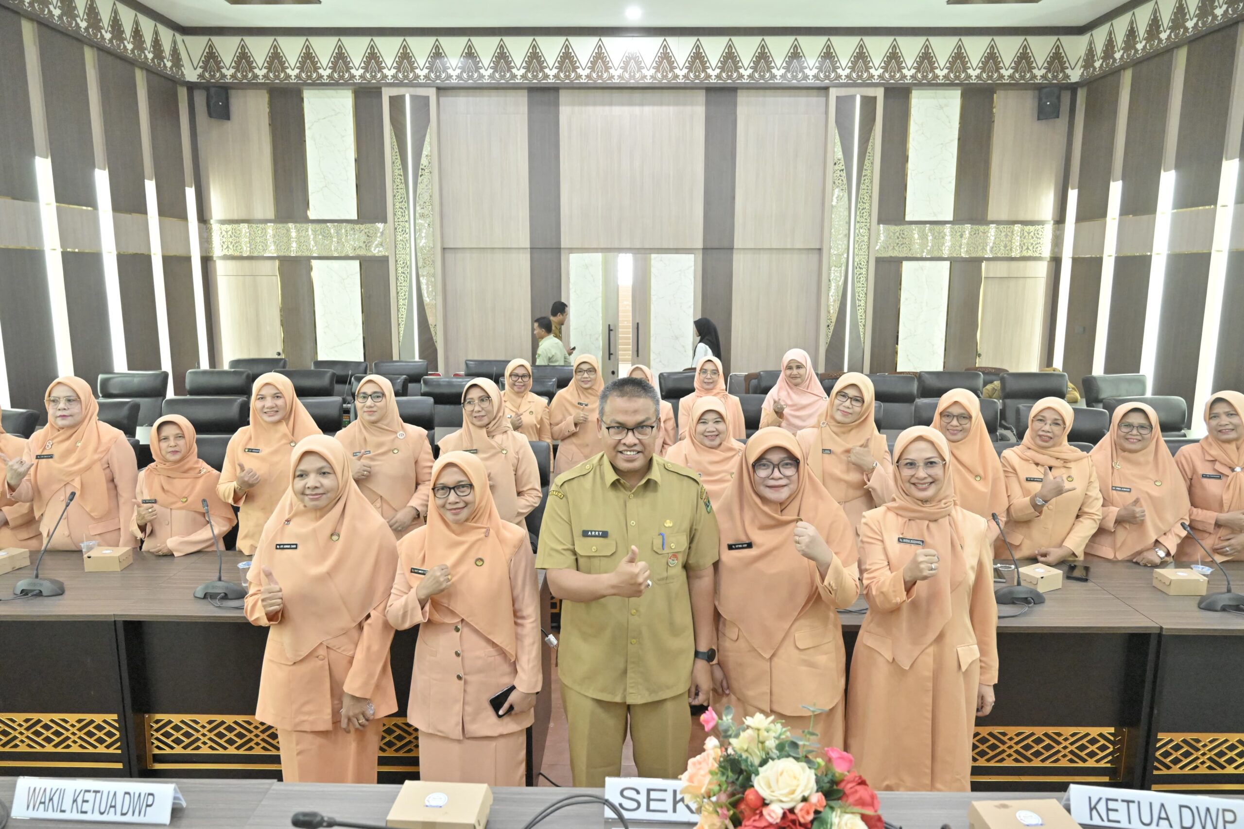Sekdaprov Sumbar Arry Yuswandi Tekankan Peran Strategis Istri ASN dalam Pembangunan Daerah