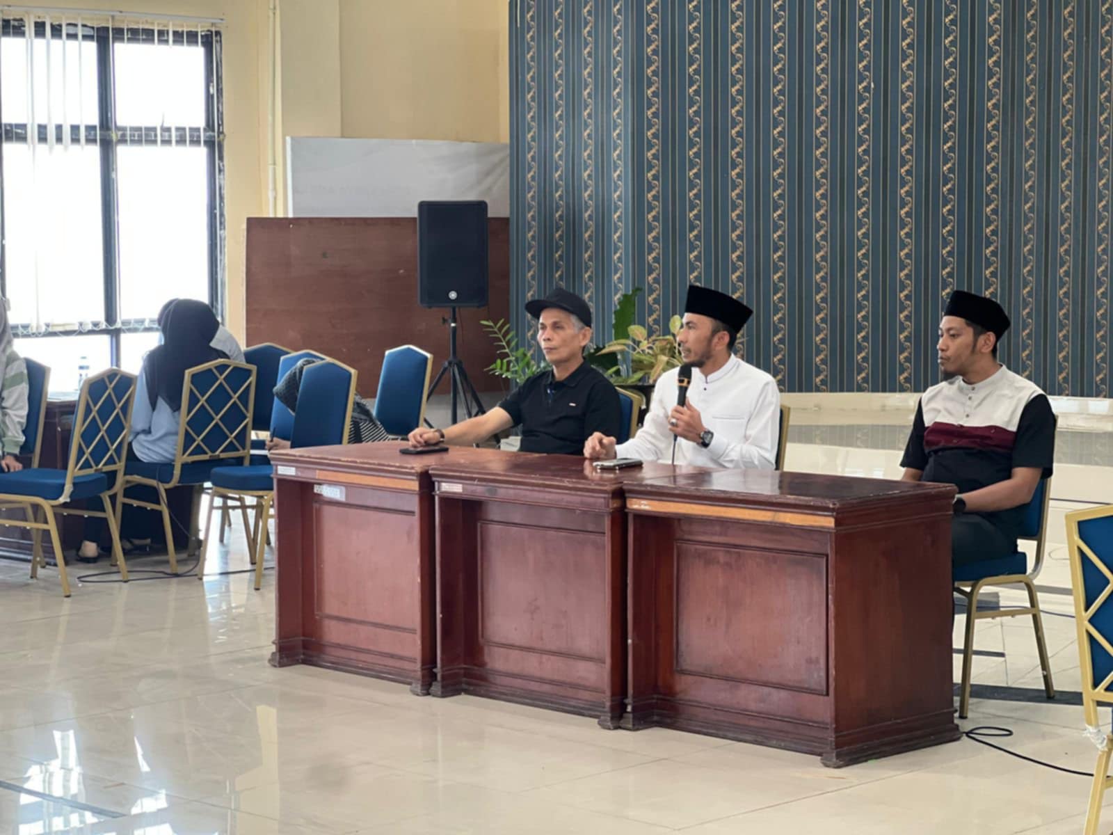 Wakil Walikota Padang Panjang Allex Saputra Tinjau Distribusi Lembaran Belanja Siswa Penerima Bantuan Perlengkapan Sekolah Gratis