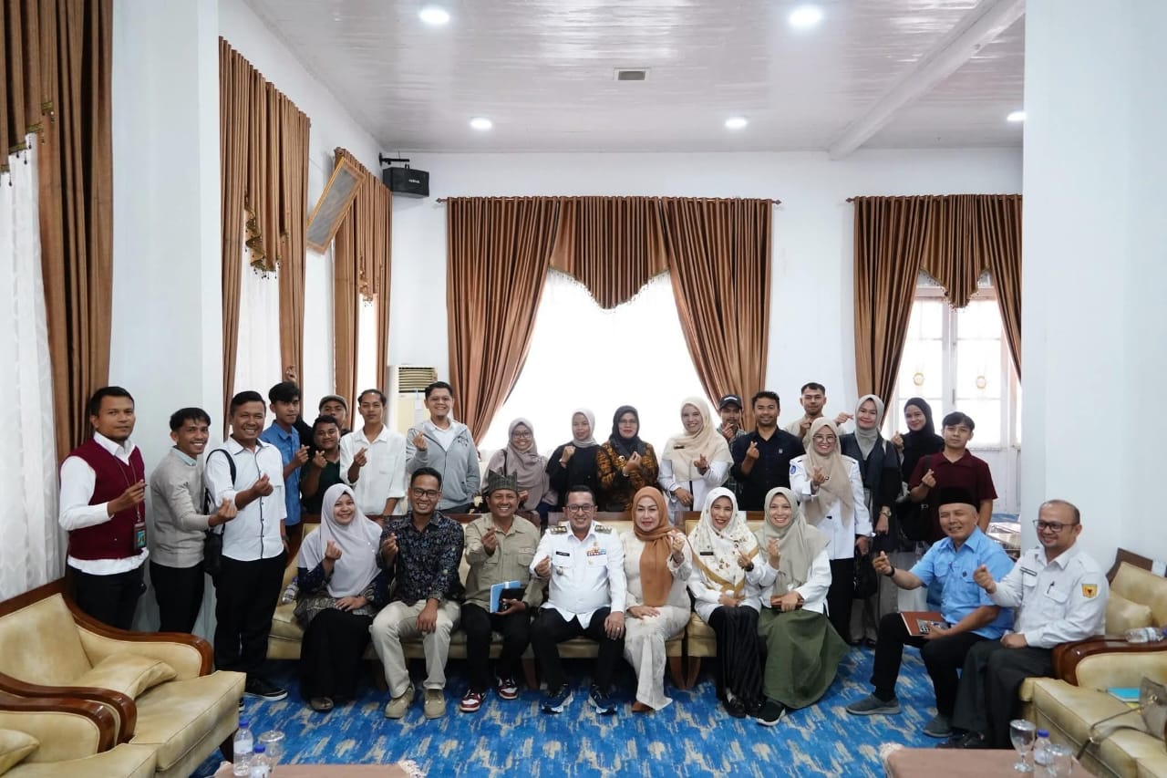 Bupati Tanah Datar Eka Putra Audiensi Dengan Komunitas Lentera