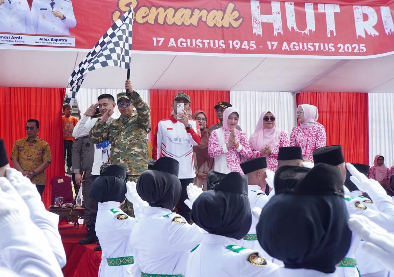 Disaksikan Ribuan Warga, Pawai Alegoris HUT RI Hadirkan Perpaduan Seni dan Budaya