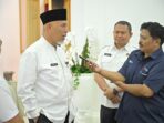 Gubernur Mahyeldi Ansharullah Ajak Masyarakat Sumbar Berpartisi Aktif Semarakkan HUT ke-80 Kemerdekaan RI Gubernur Mahyeldi Ansharullah Ajak Masyarakat Sumbar Berpartisi Aktif Semarakkan HUT ke-80 Kemerdekaan RI