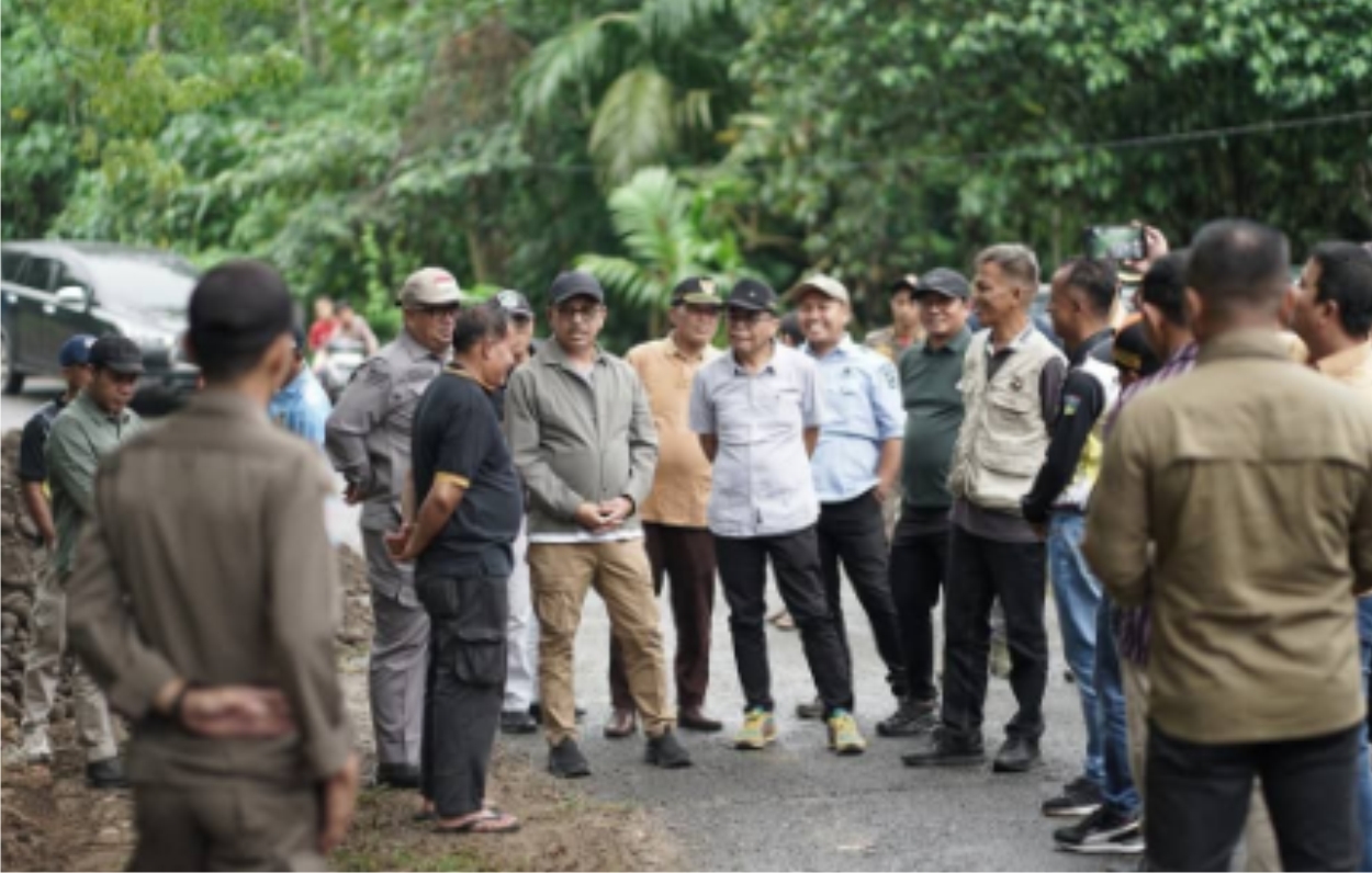Pemerintah Kabupaten Solok Selatan Pastikan Pekerjaan Progul Satu Kecamatan Satu Ekskavator Berjalan Baik