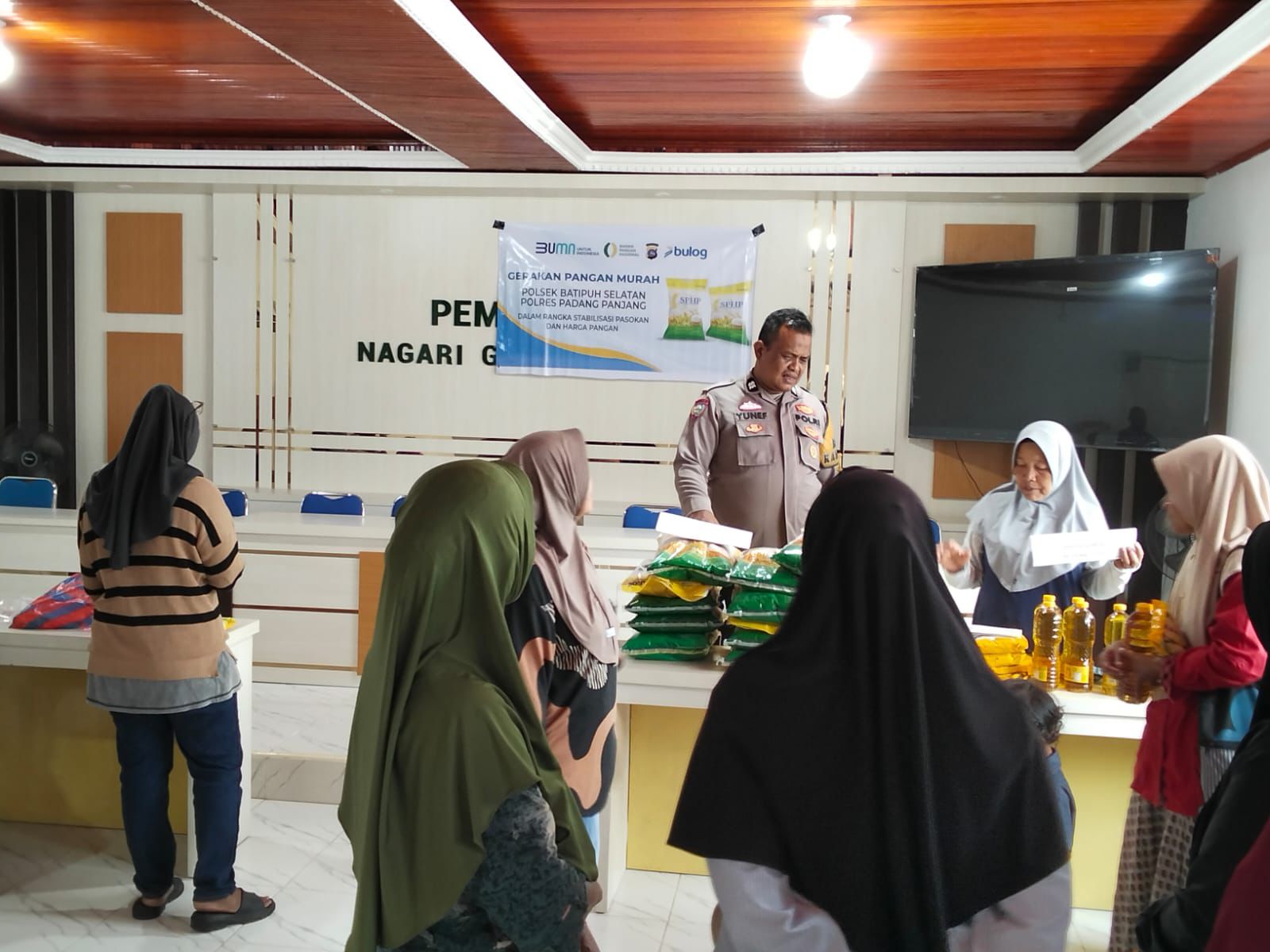 Polres Padang Panjang Sediakan Beras, Gula, dan Minyak Murah Ringankan Beban Ekonomi
