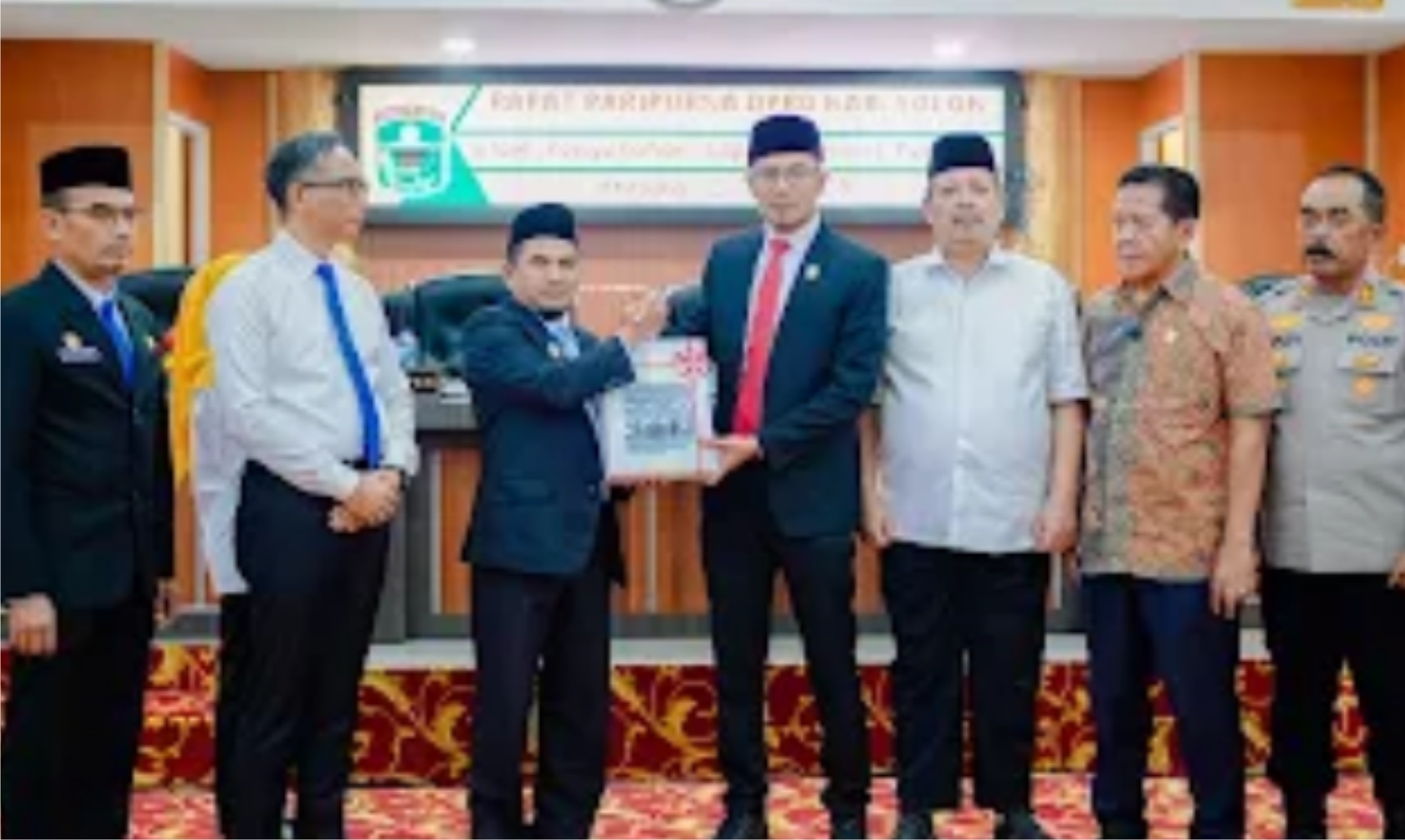 Wakil Bupati Solok Candra Serahkan LHP BPK atas Penyelenggaraan Pemerintahan Tahun Anggaran 2024