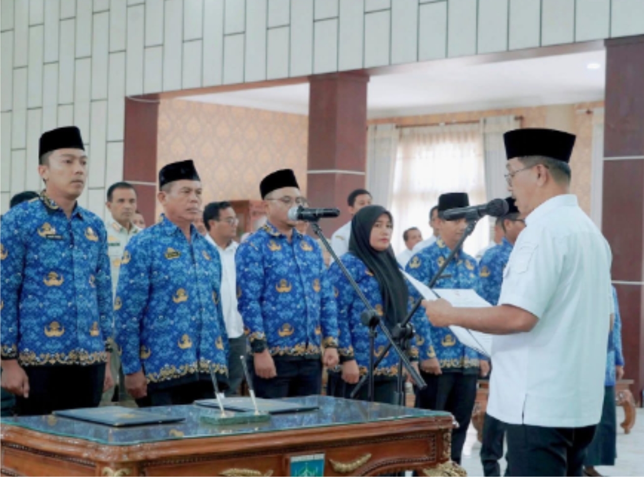 12 Orang Pejabat Administrator dan Pengawas Solok Selatan Dilantik