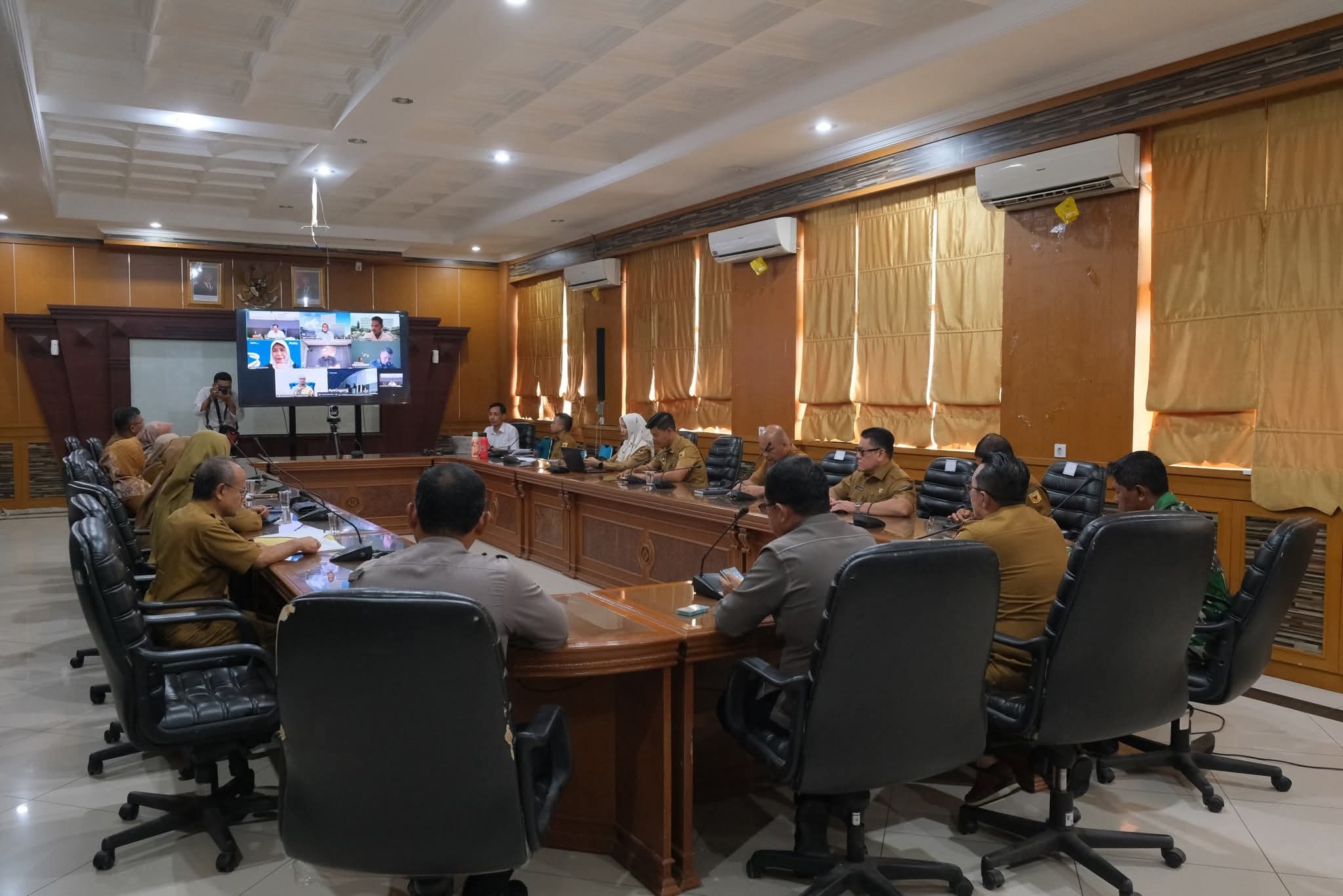 Bupati Tanah Datar Eka Putra Ikuti Rakor Pengendalian Inflasi