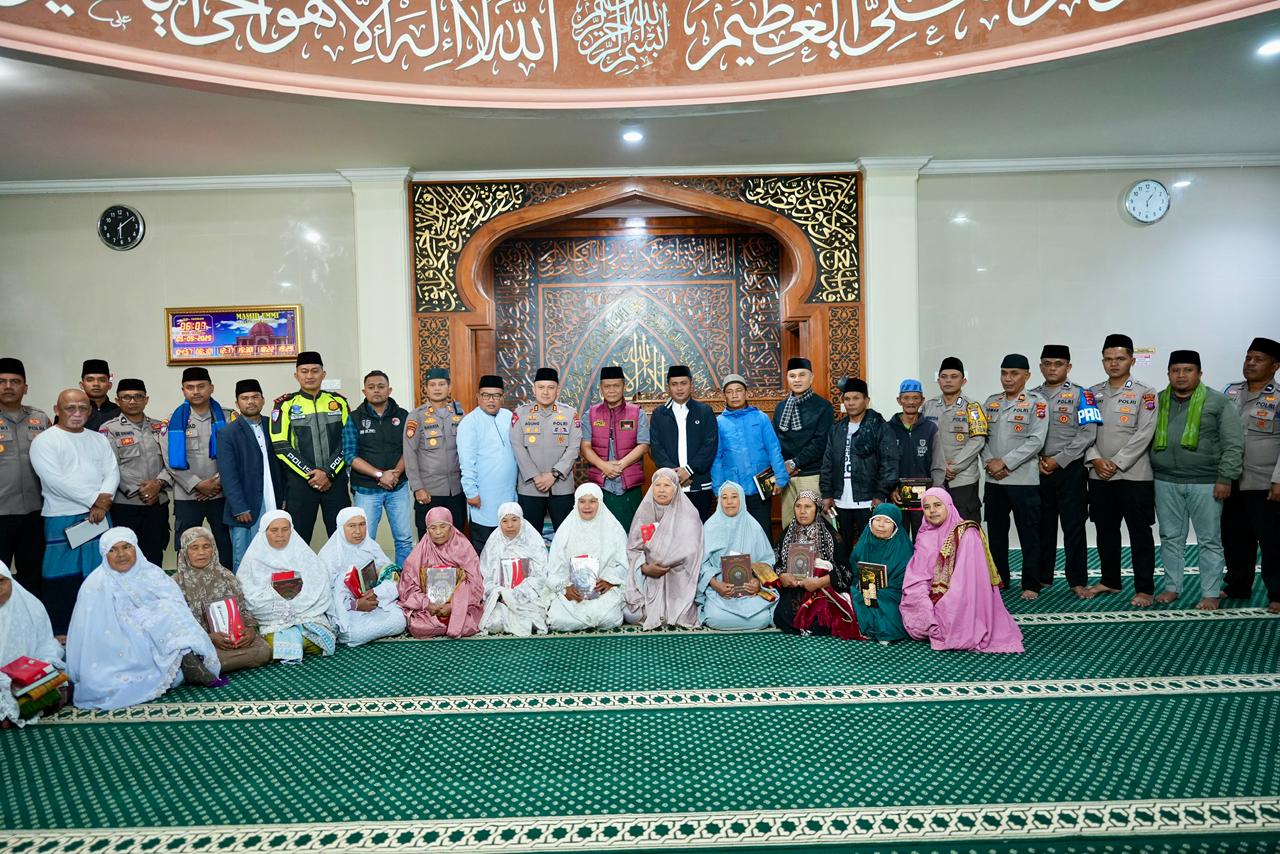 Gerakan Subuh Berjamaah di Mesjid Ummi Alahan Panjang Bersama Kapolda Sumbar dan Bupati Solok