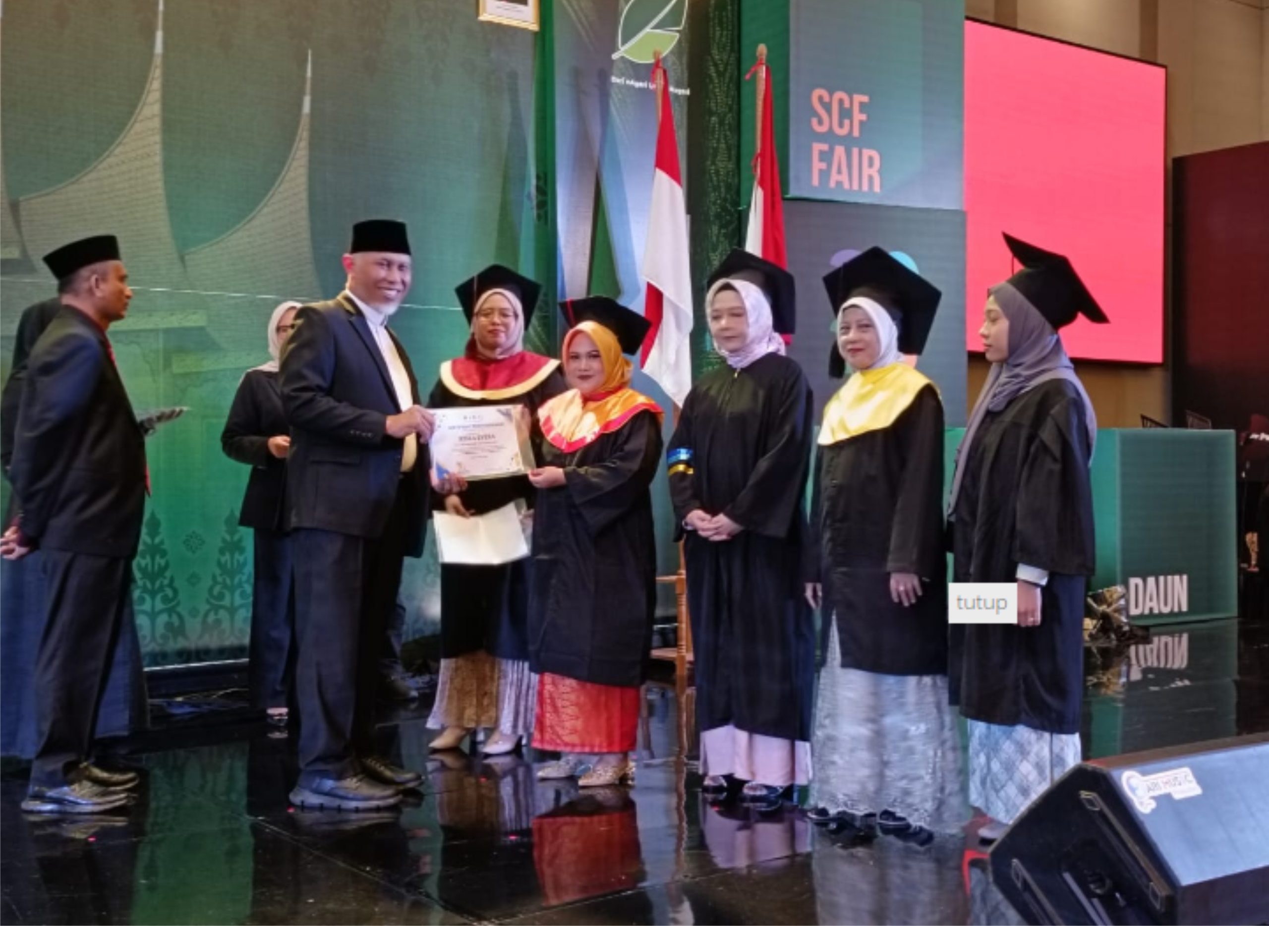 Gubernur Sumbar Mahyeldi Ansharullah Apresiasi PLUZI Academy Wisuda 90 UMKM dan Luncurkan Batch V