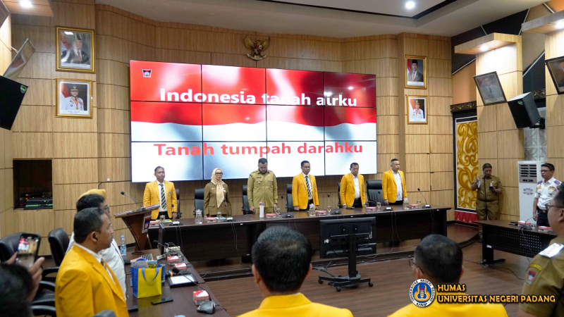 Dosen Universitas Negeri Padang Didorong Berperan Aktif Wujudkan Kota Padang sebagai Smart City Melalui Pengabdian Masyarakat