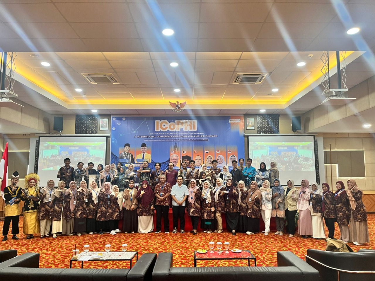 ICoPHI 2025, Universitas Negeri Padang Dorong Integrasi Teknologi Digital dan Kearifan Lokal
