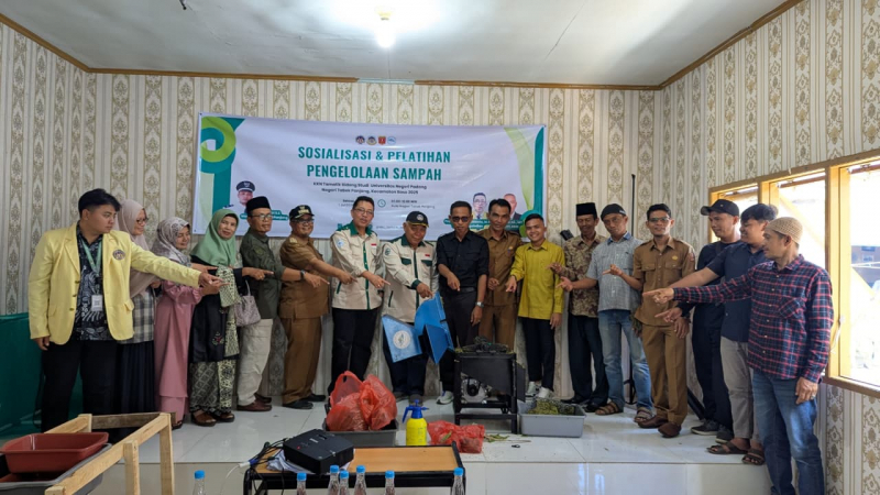 Universitas Negeri Padang Ajak Warga Baso Kelola Sampah Lebih Bijak Lewat Inovasi Mesin Pencacah