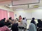 Visiting Lecturer Ma Arsenia C Gemoz, dari Philippine Normal University di UNP FIS Program Studi Pendidikan Ilmu Pengetahuan Sosial.