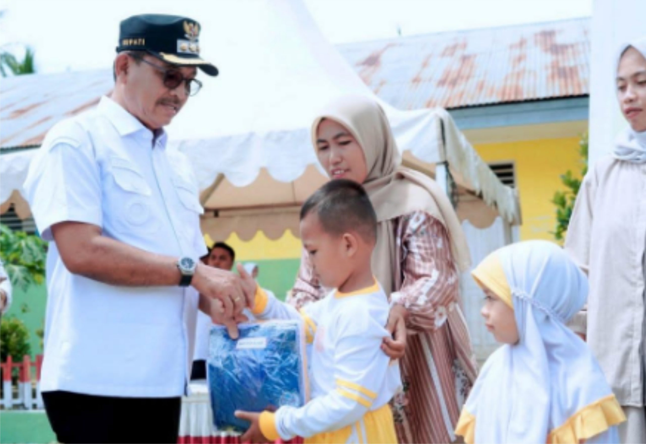 Pemerintah Kabupaten Solok Selatan Prioritaskan Pembangunan SDM, Seragam dan Biaya Pendidikan Gratis Seluruh Jenjang Pendidikan
