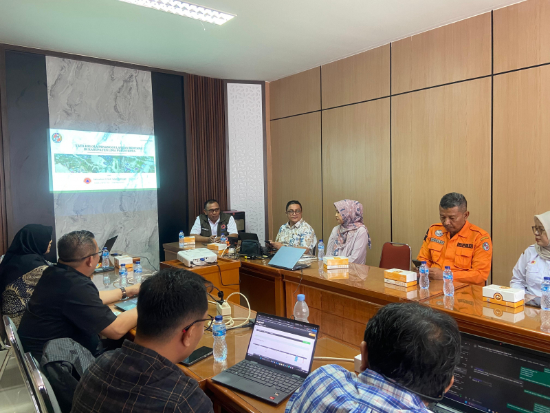 Tim Peneliti UNP Selenggarakan FGD-Sharing Session RIIM Kompetisi yang Bertemakan Kebijakan, Kelembagaan dan Tata Kelola Risiko Bencana