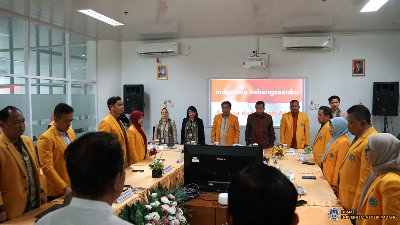 Universitas Negeri Padang Terima Visitasi Akreditasi UPT Perpustakaan dan Penerbitan dari Tim Asesor Perpustakaan Nasional RI