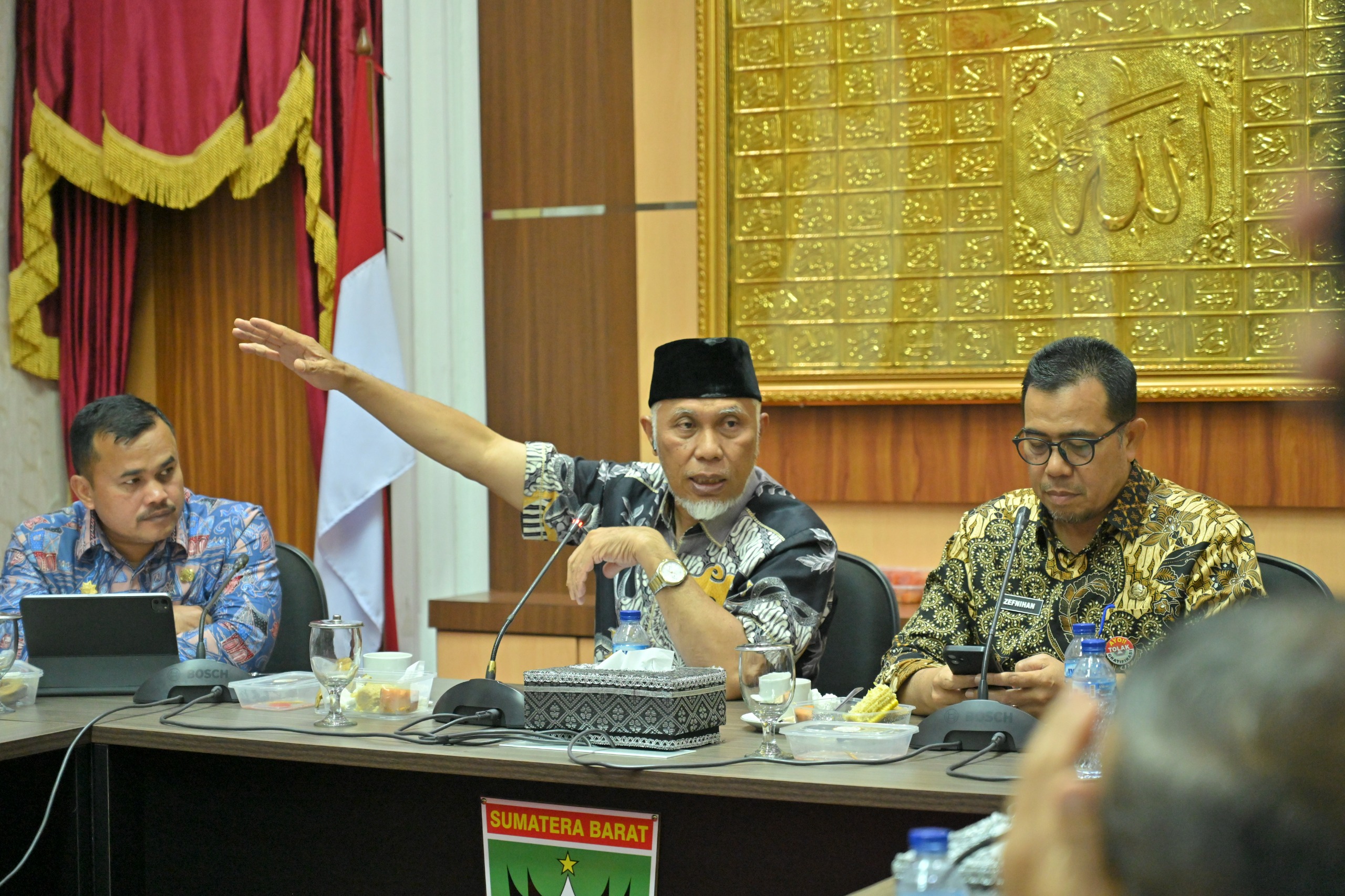 Gubernur Sumbar Mahyeldi Ansharullah Pimpin Rapat Koordinasi Penanganan Krisis Air Bersih di Kota Padang