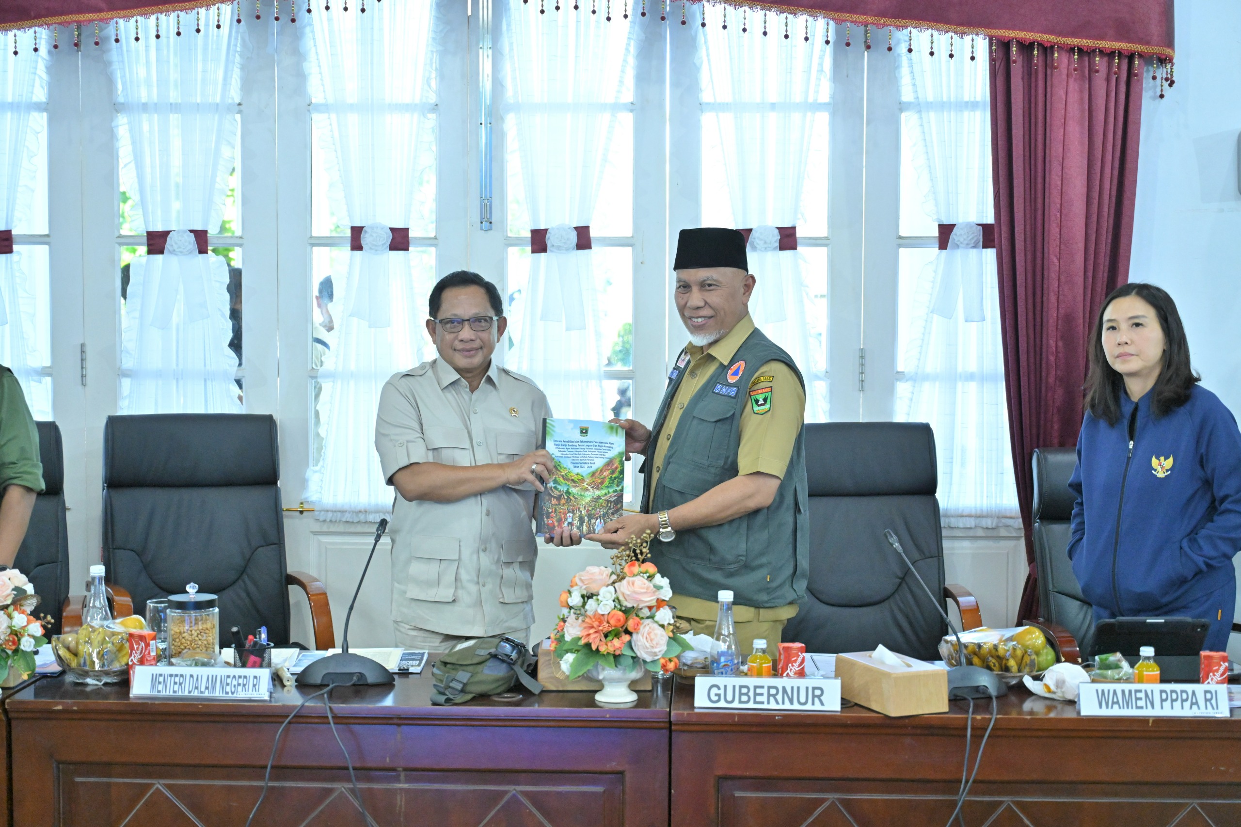 Mendagri Tito Karnavian Dorong Kepala Daerah Manfaatkan Program Nasional 300 Ribu Jembatan Gantung