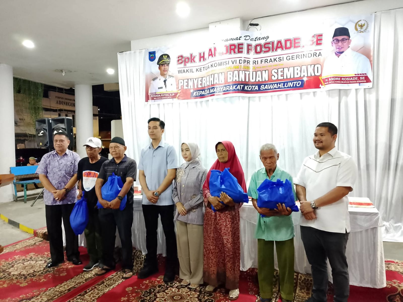 Berbagi Menjelang Ramadan, Andre Rosiade Kirim 5.000 Paket Sembako untuk Warga Sawahlunto