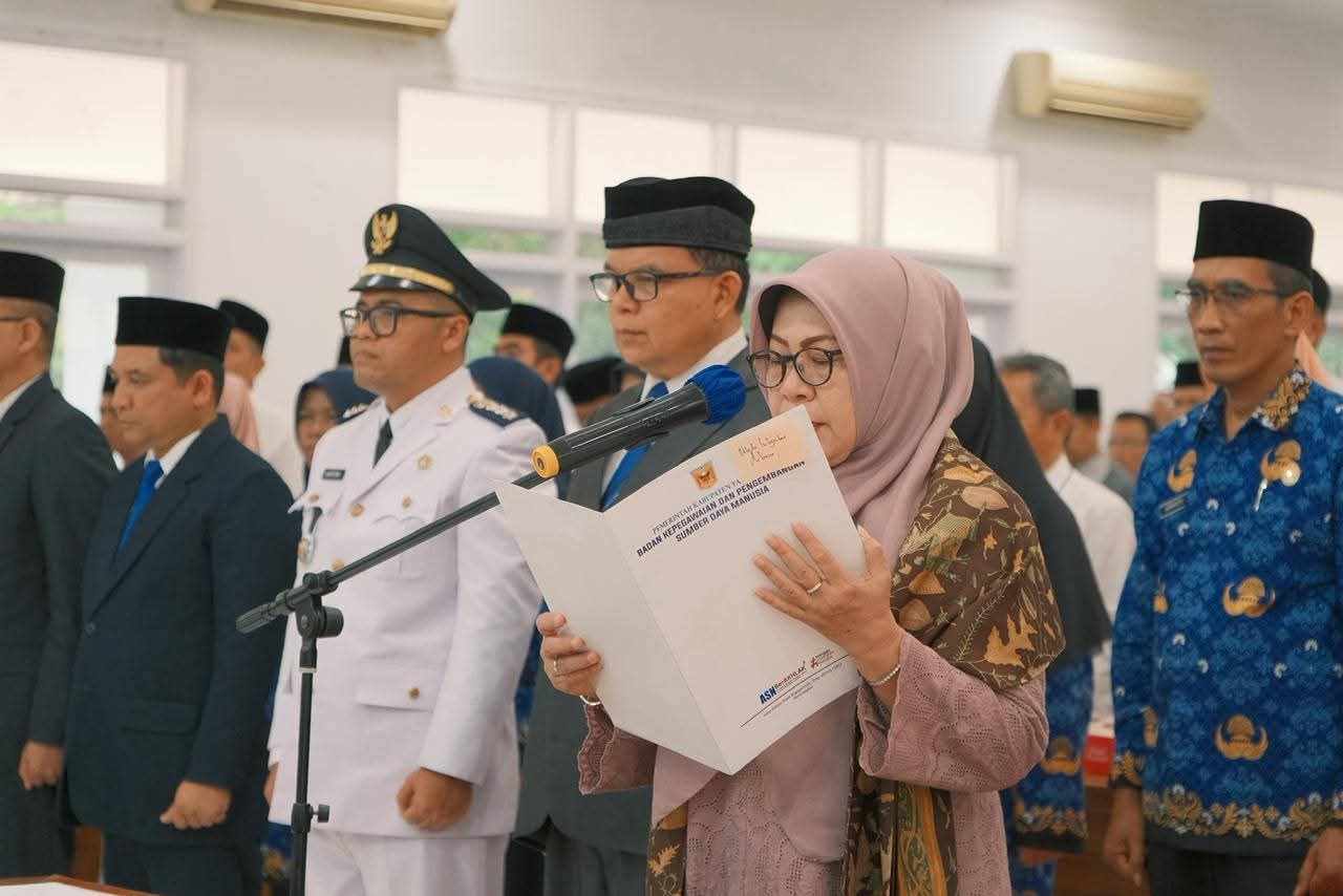 Bupati Tanah Datar Eka Putra Lantik Tiga Puluh Satu Pejabat jabatan Manajerial