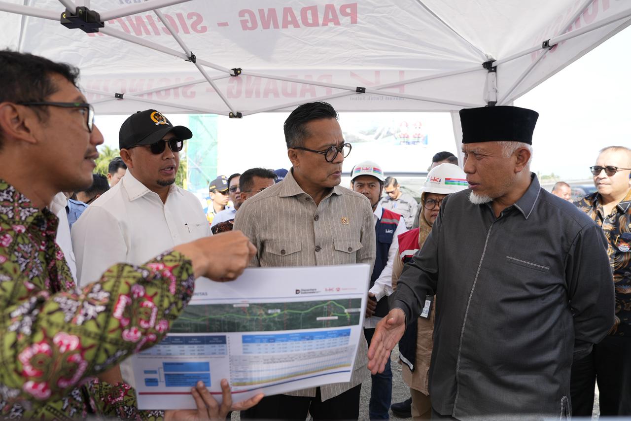 Gubernur Mahyeldi Ansharullah Dampingi Chief Operating Officer Danantara Tinjau Lokasi Pembangunan Infrastruktur Strategis di Sumatera Barat