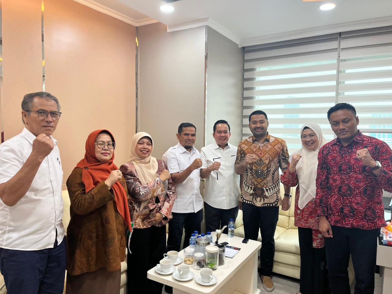 Pemerintah Kabupaten Solok Perkuat Sinergi dengan DPR RI Dorong Percepatan Perbaikan Jalan Nasional dan Pengembangan Pengolahan Sampah Terpadu