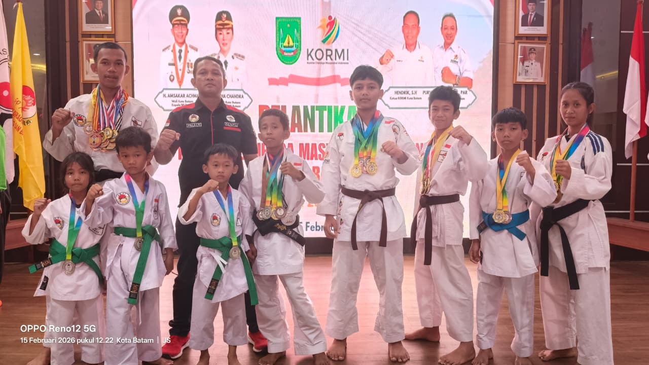 Sembilan Karateka Gagak Timur Tampil Gemilang di Pelantikan KORMI Batam