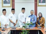 Wali Kota Solok Ramadhani Kirana Putra Terima Hasil Opini Ombudsman RI Tahun 2025, Tegaskan Komitmen Tingkatkan Pelayanan Publik Wali Kota Solok Ramadhani Kirana Putra Terima Hasil Opini Ombudsman RI Tahun 2025, Tegaskan Komitmen Tingkatkan Pelayanan Publik