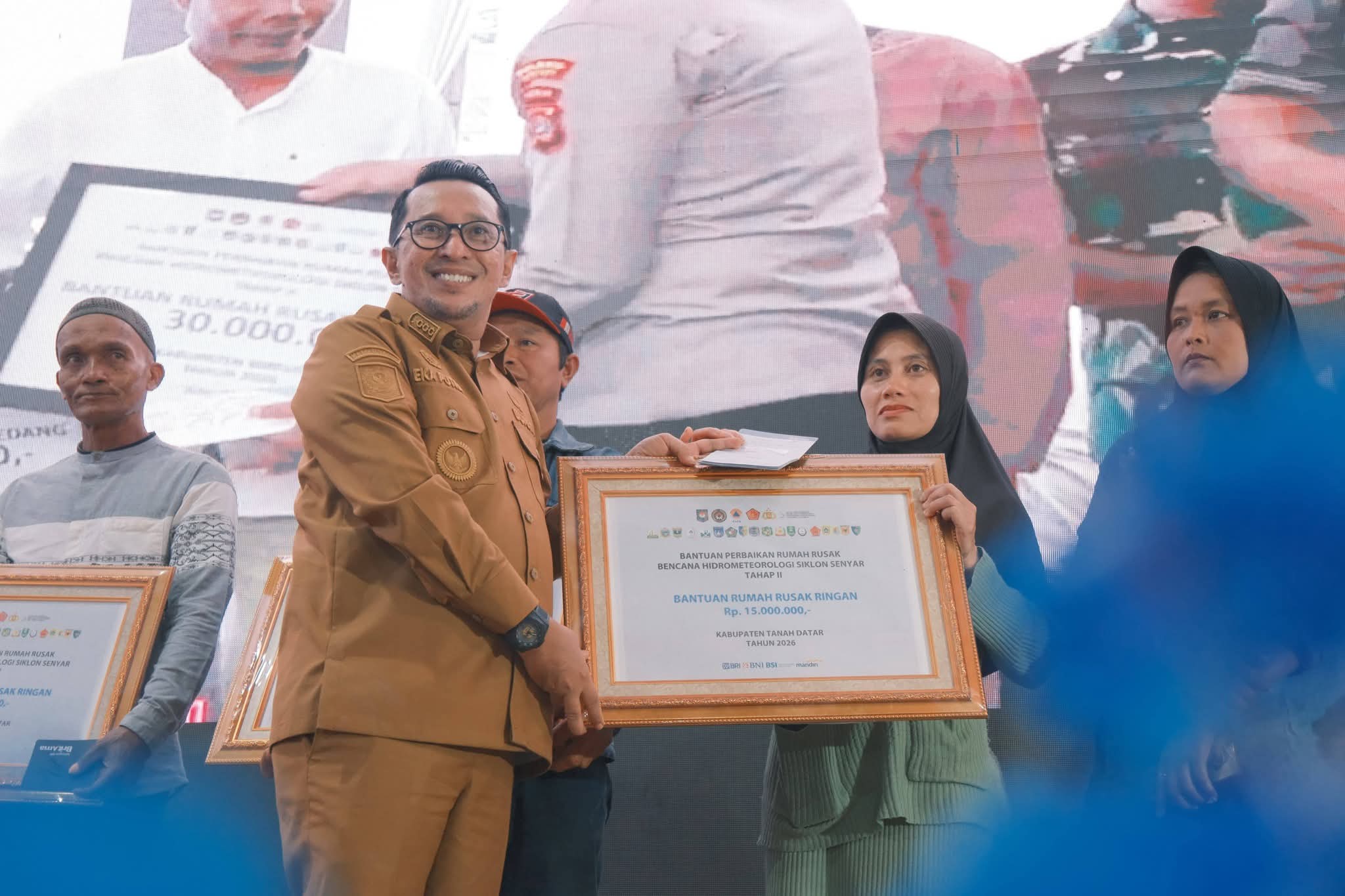 126 Kepala Keluarga Tanah Datar Terima Bantuan Dana Stimulan Rumah Rusak