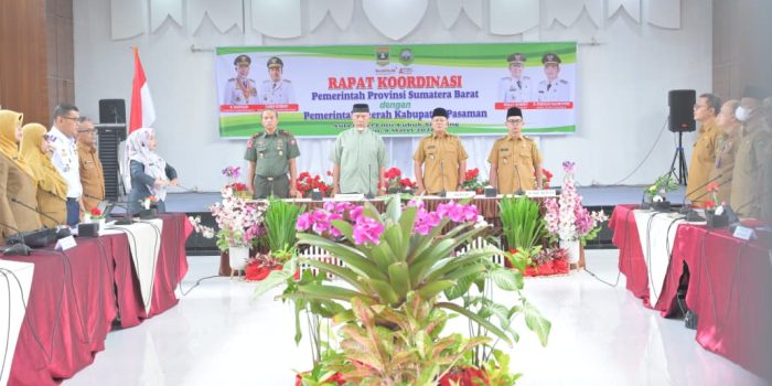 Gubernur Mahyeldi Ansharullah Pimpin Rakor Pemprov Sumbar dan Pemkab Pasaman, Perkuat Sinergi Pembangunan Gubernur Mahyeldi Ansharullah Pimpin Rakor Pemprov Sumbar dan Pemkab Pasaman, Perkuat Sinergi Pembangunan