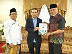Gubernur Mahyeldi Ansharullah Serahkan Proposal Pembangunan Pusat Kebudayaan Sumbar Rp382,65 Miliar kepada Menteri Kebudayaan