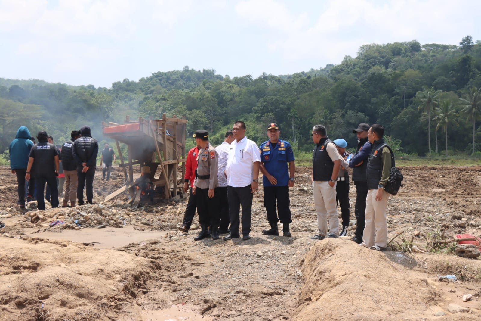 Kapolres Sawahlunto AKBP Simon Yana Putra Kembali Pimpin Razia Gabungan, Tegaskan Komitmen Berantas Tambang Liar di Kota Arang