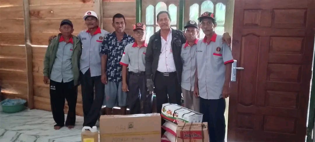 Kepedulian Komala Family terhadap Korban Kebakaran di Desa Sari Agung P5 Kecamatan Lalan