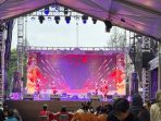 Pekan Budaya Tionghoa Sebagai Ruang Negosiasi Identitas Tionghoa–Jawa Pekan Budaya Tionghoa Sebagai Ruang Negosiasi Identitas Tionghoa–Jawa