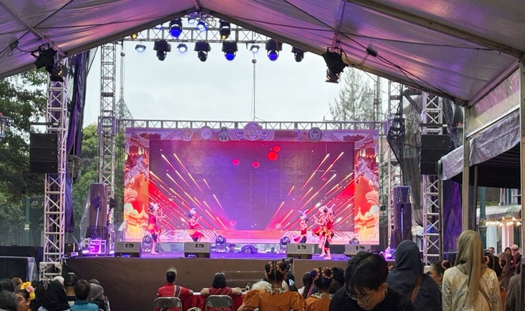 Pekan Budaya Tionghoa Sebagai Ruang Negosiasi Identitas Tionghoa–Jawa