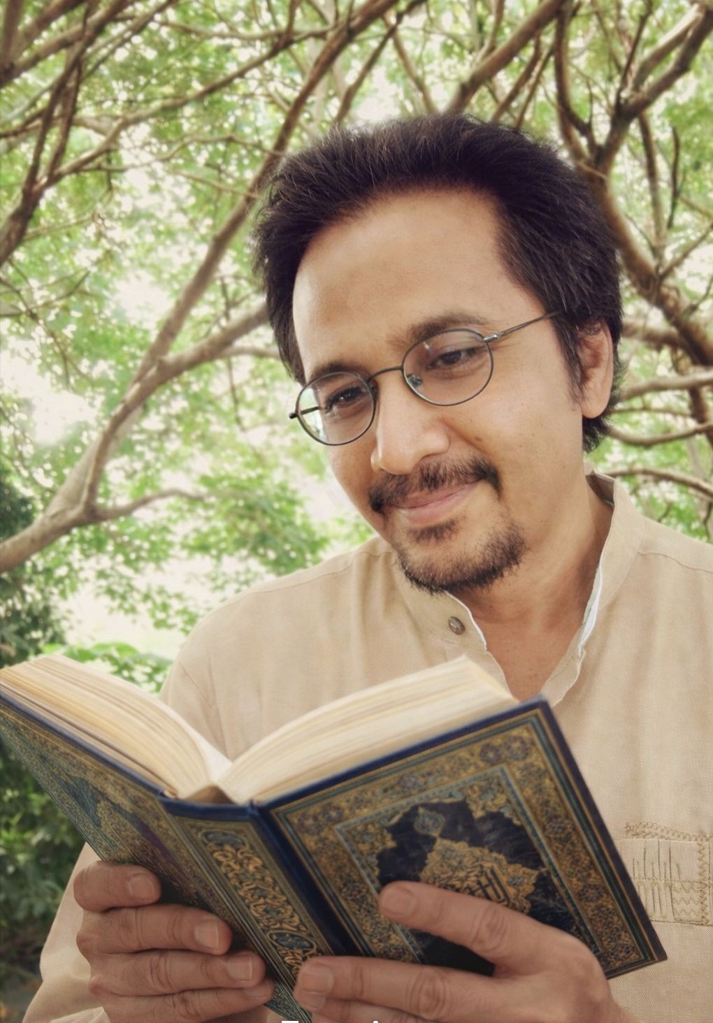 Randai Kontemporer : Ketika Tradisi Dijadikan Mainan Festival Satire Kebudayaan tentang Orang-Orang yang Terlalu Cepat Menjadi Modern