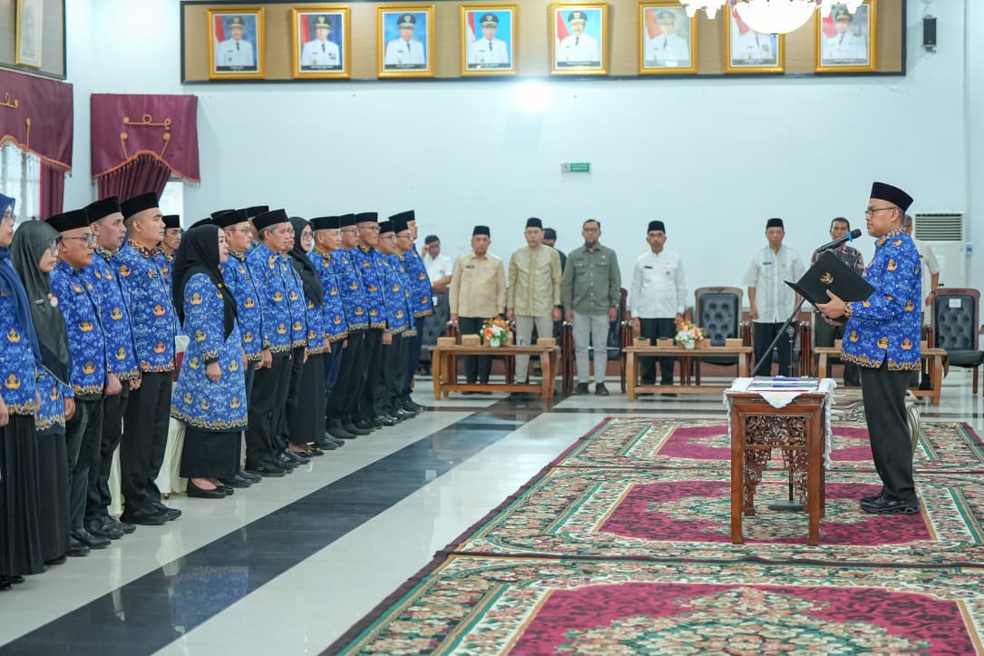 Sekdaprov Sumbar Arry Yuswandi Lantik 44 Pejabat Administrator dan Pengawas, Penempatan Jabatan Gunakan Manajemen Talenta