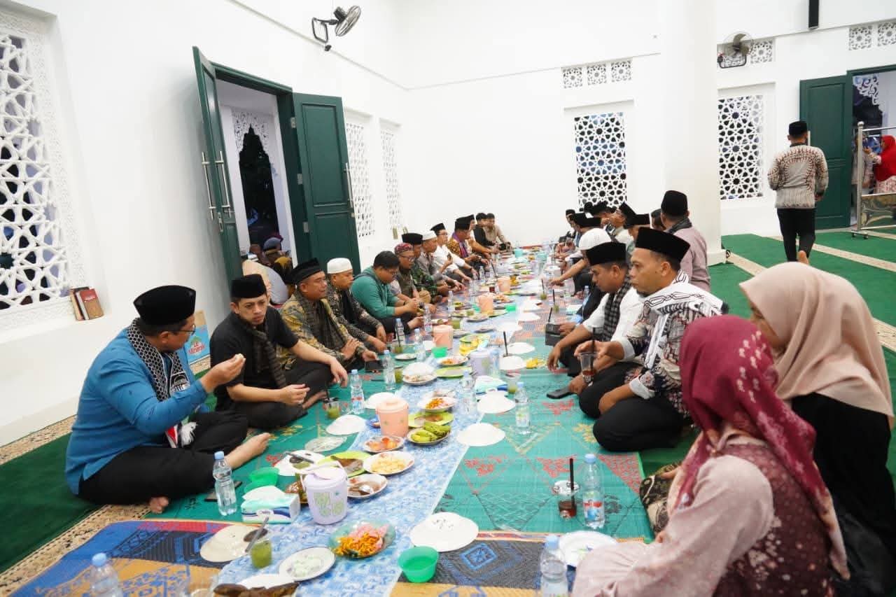 Wabup Ahmad Fadly Sampaikan Beberapa Hal Penting Dalam Safari Ramadan di Masjid Nurul Iman Nagari Tigo Jangko