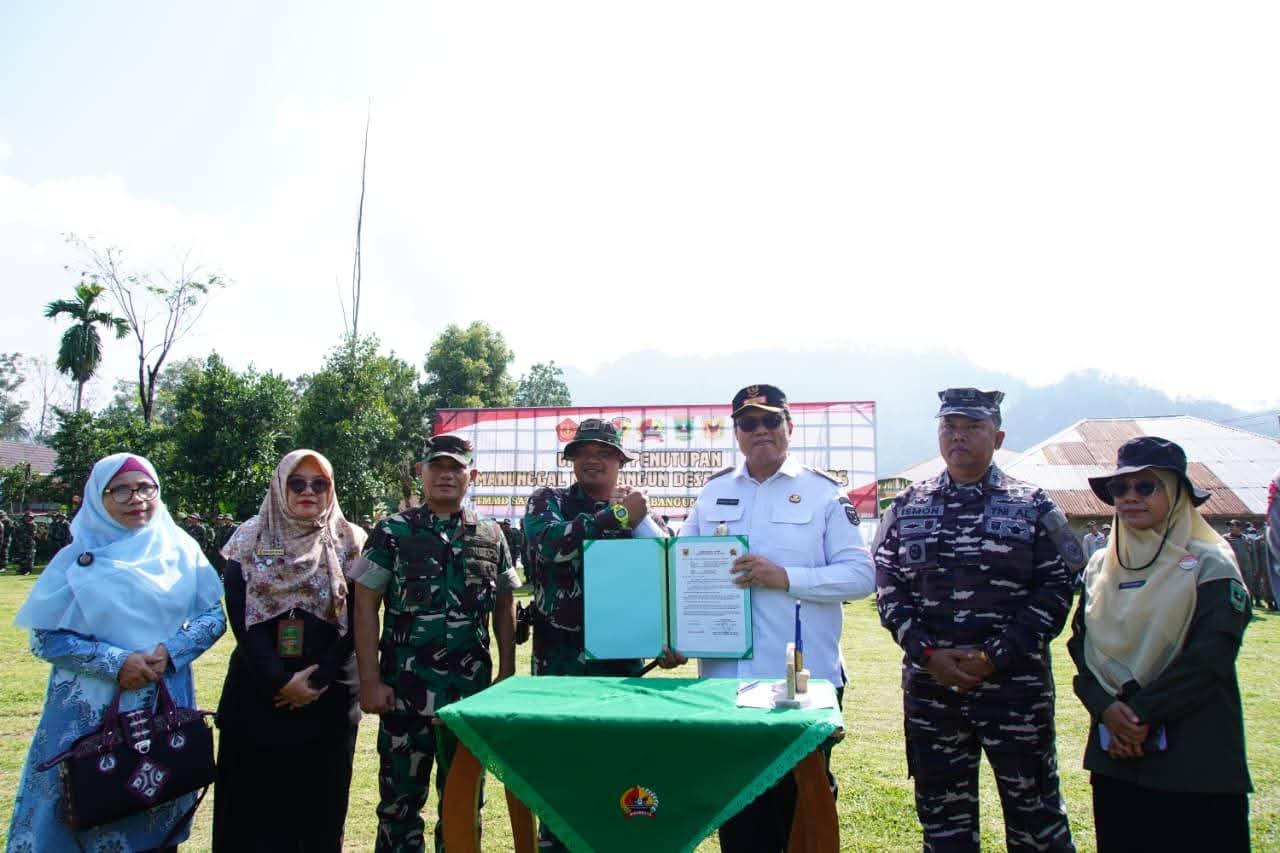 Wabup Tanah Datar Ahmad Fadly Tandatangan Naskah Penutupan TMMD ke-127 