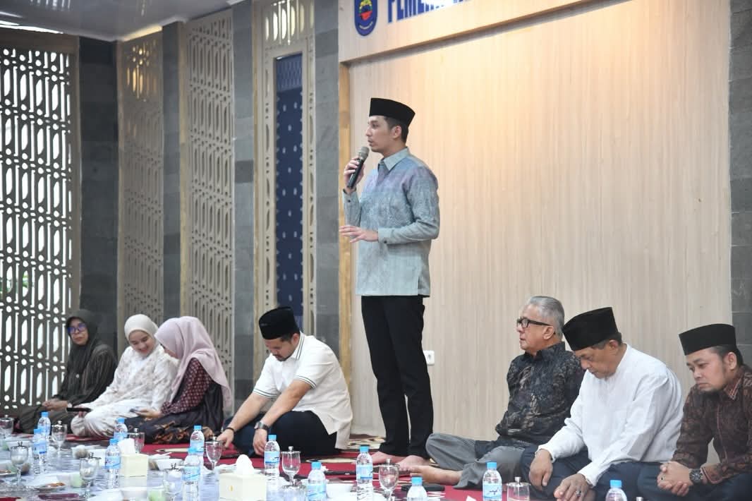Wali Kota Riyanda Putra dan Wakil Wali Kota Sawahlunto Jeffry Hibatullah Buka Puasa Bersama Tokoh Masyarakat