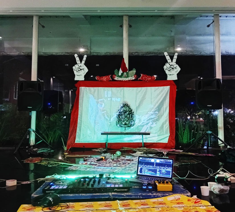 Wayang Polah, Cara Asyik Merayakan Kegelisahan Tanpa Harus Jadi Kuno, Karena Menjadi Moderen Tidak Berarti Membuang Akar