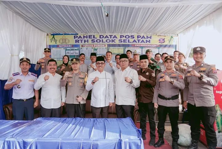 Bupati Khairunas Tinjau Pos Pam Lebaran Pastikan Keamanan dan Kenyamanan Warga di Padang Aro