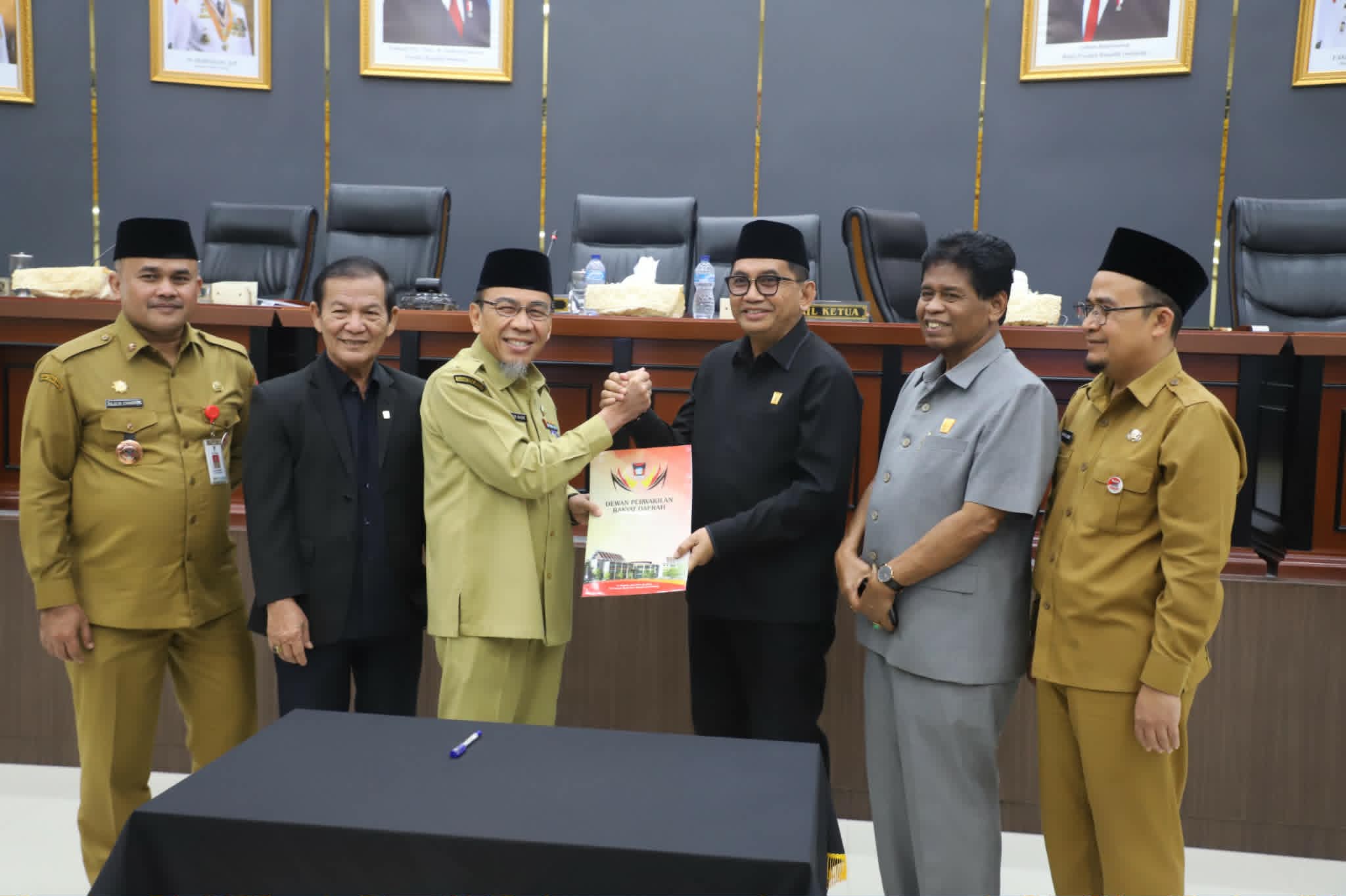 DPRD Kota Padang dan Pemko Sepakat Pencabutan Perda Keuangan Kepala Daerah 2003