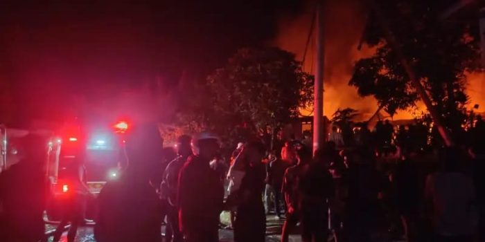 Dua Rumah di Santur Sawahlunto Hangus Terbakar, Diduga Akibat Korsleting Listrik