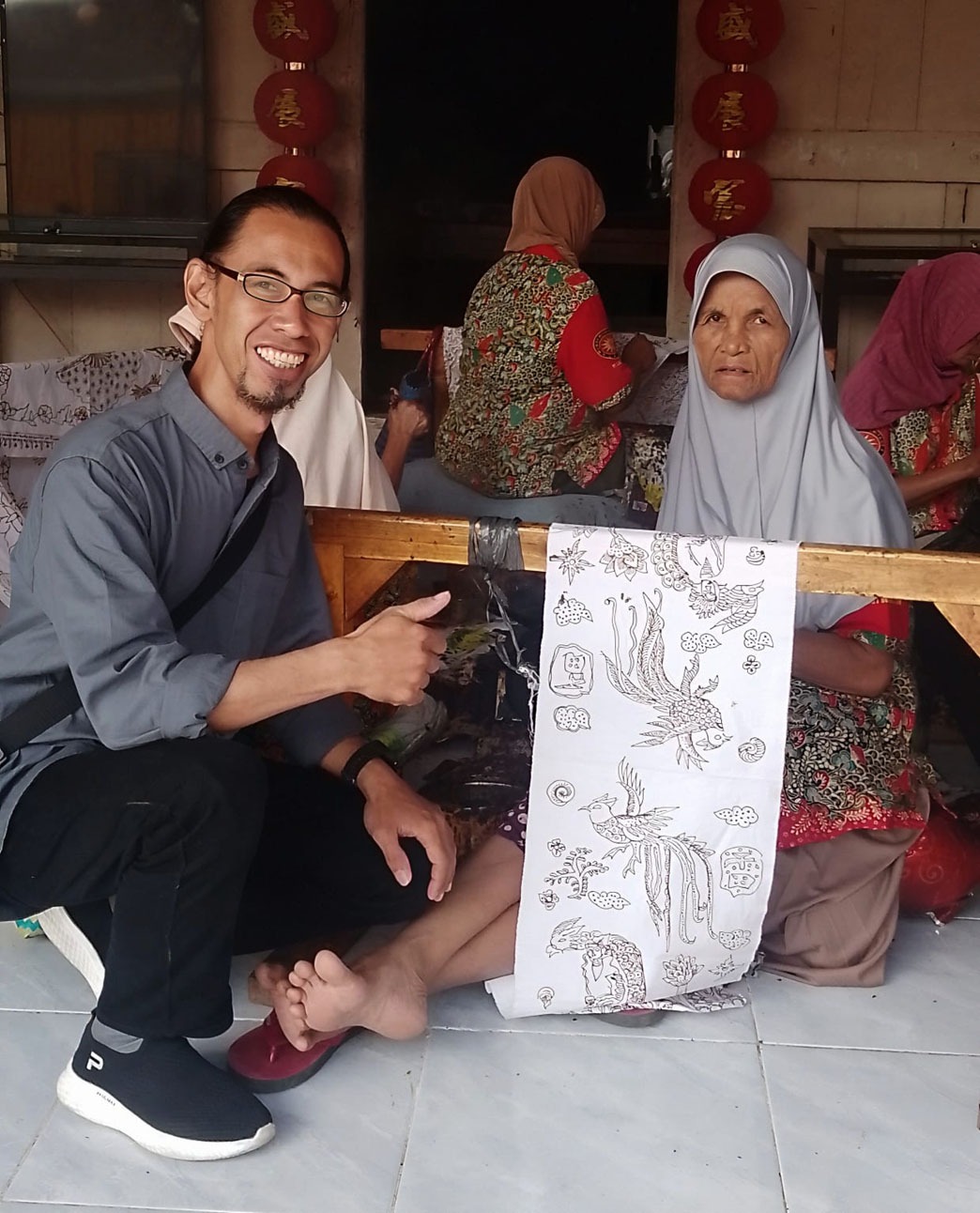 Membaca Batik Lasem Rembang, Jawa Tengah Sebagai Teks dan Ritual Praktik Membatik