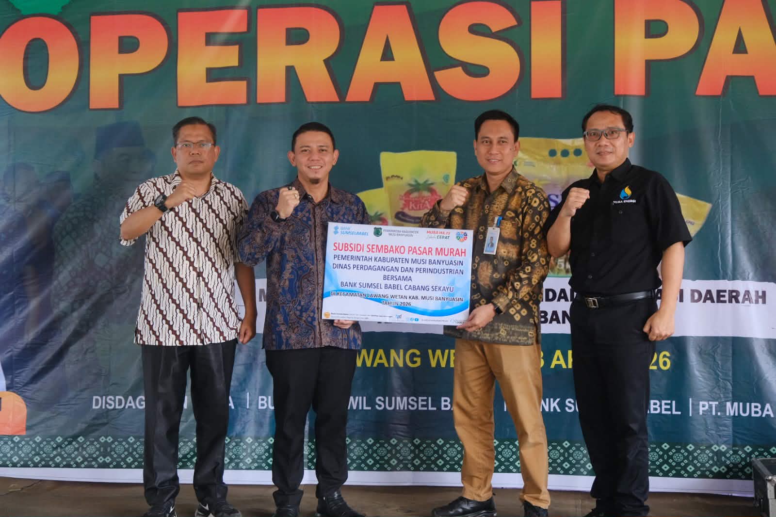 Pemerintah Kabupaten Musi Banyuasin Hadir Ringankan Beban Warga, Warga Lawang Wetan Serbu Operasi Pasar Murah