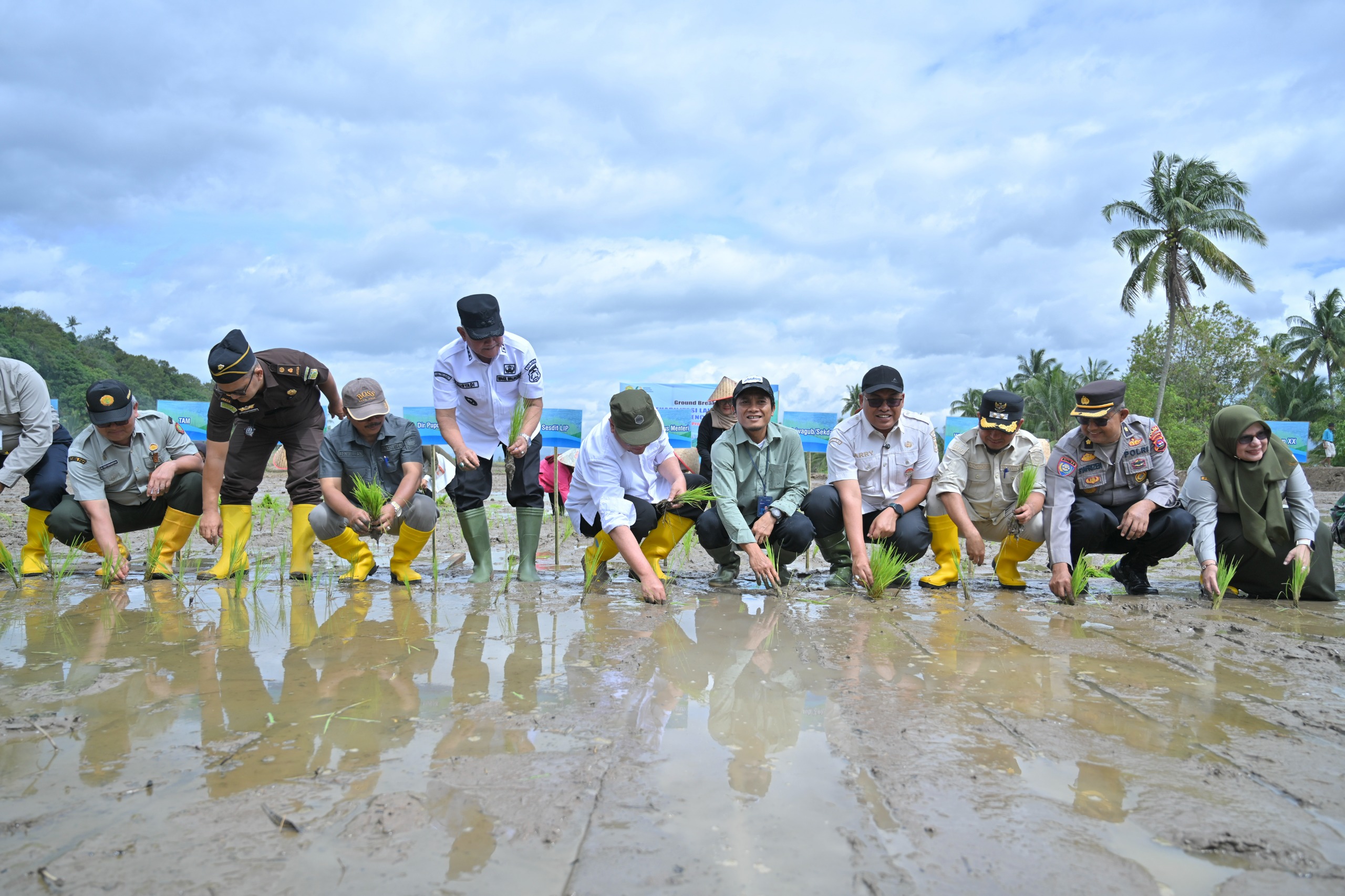 Pemprov Sumbar Siapkan Sejumlah langkah Strategis Percepat Proses Rehabilitasi Sawah Terdampak Bencana