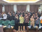 Kadis Kebudayaan, Anggota DPRD Sumbar dan perserta Bimtek peningkatan kapasitas lembaga adat di Bukittinggi, 21 Mei 2026.