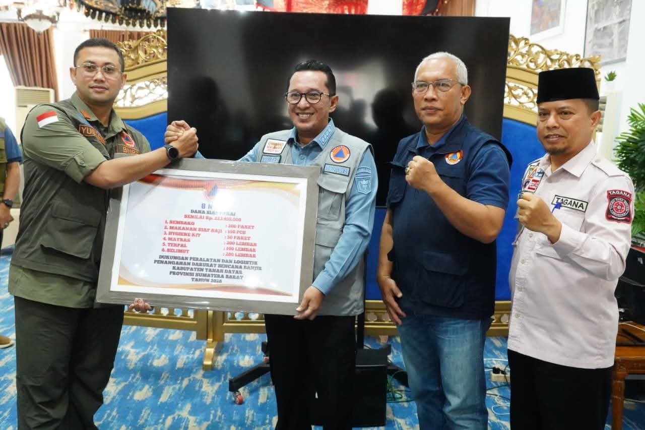 BNPB Berikan Bantuan Pasca Bencana Banjir dan Tanah Longsor Tanah Datar