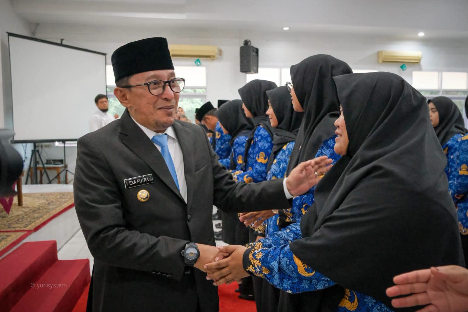 Bupati Eka Putra Lantik dan Serahkan SK 46 Orang PNS